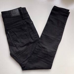Levi’s 721 High Rise Skinny Black W26L28